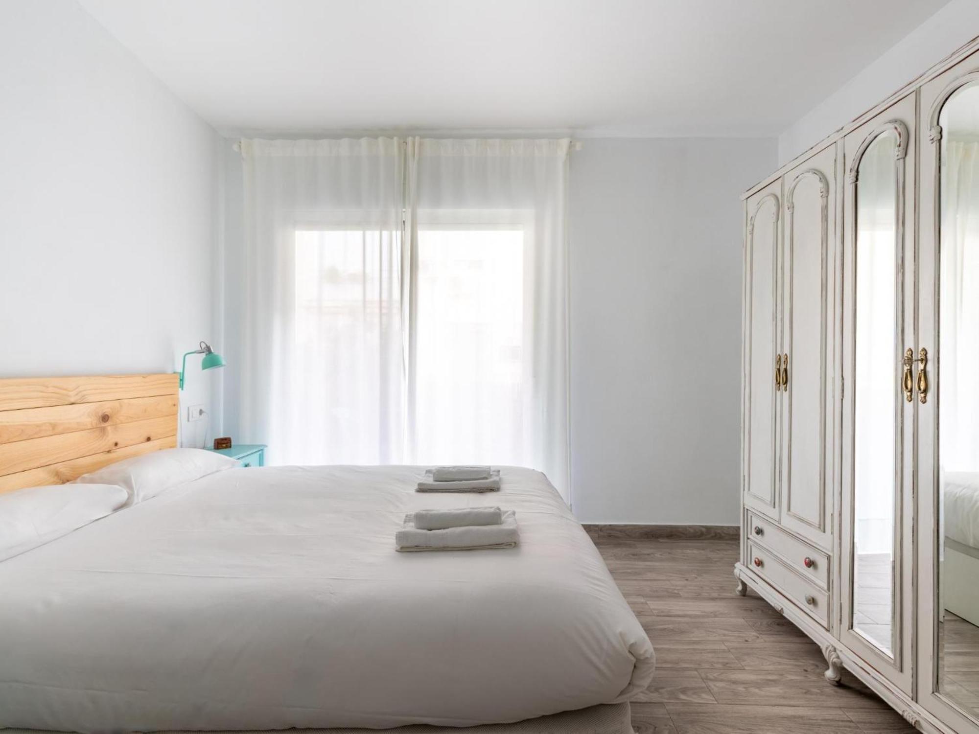 Апартаменти Holi-Rent Padre Isla Севілья Екстер'єр фото